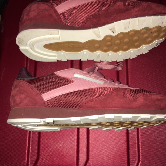 Size 11 Reebok classics - Picture 3 of 4